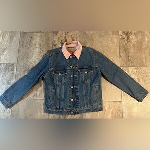 NWT Levi’s jean jacket